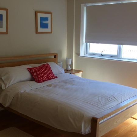 Carbis Bay Beach Apartment St Ives エクステリア 写真